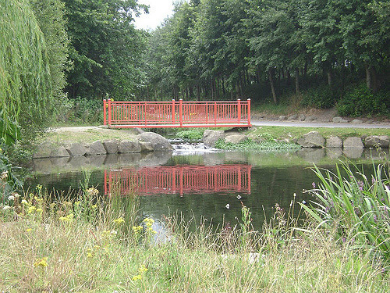 Red bridge in Sean Walsh Park